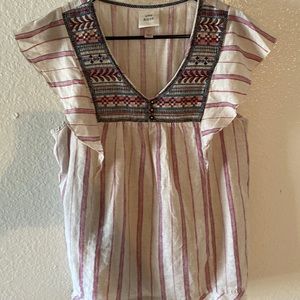 Knox Rose size L, embroidered front, striped, v-neck, cap sleeve w/ fringe top.